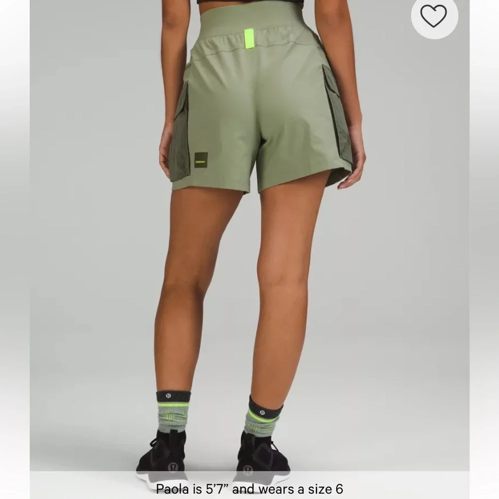 Lululemon Multi-Pocket Cargo High-Rise Hiking Short 5" size 10 - Picture 7 of 13